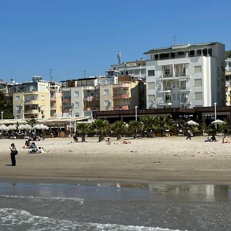 Beachfront Ridi Appartement Durrës